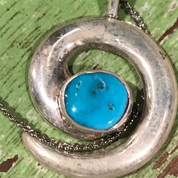 ▪️Silver & Turquoise Pendant on Chain - Picture 2 of 8